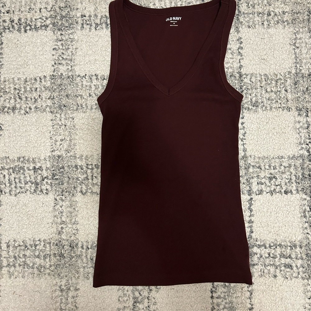 Old Navy Maroon V Neck Tank Size XS